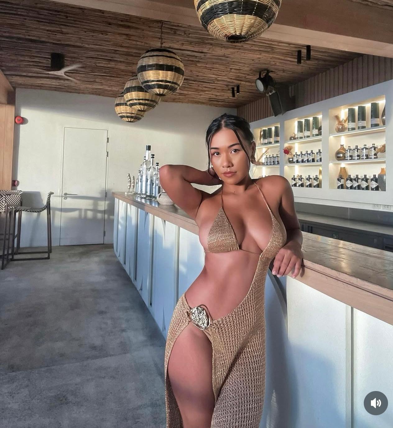 Stay gold with Ariana sexy metallic Maxi dress