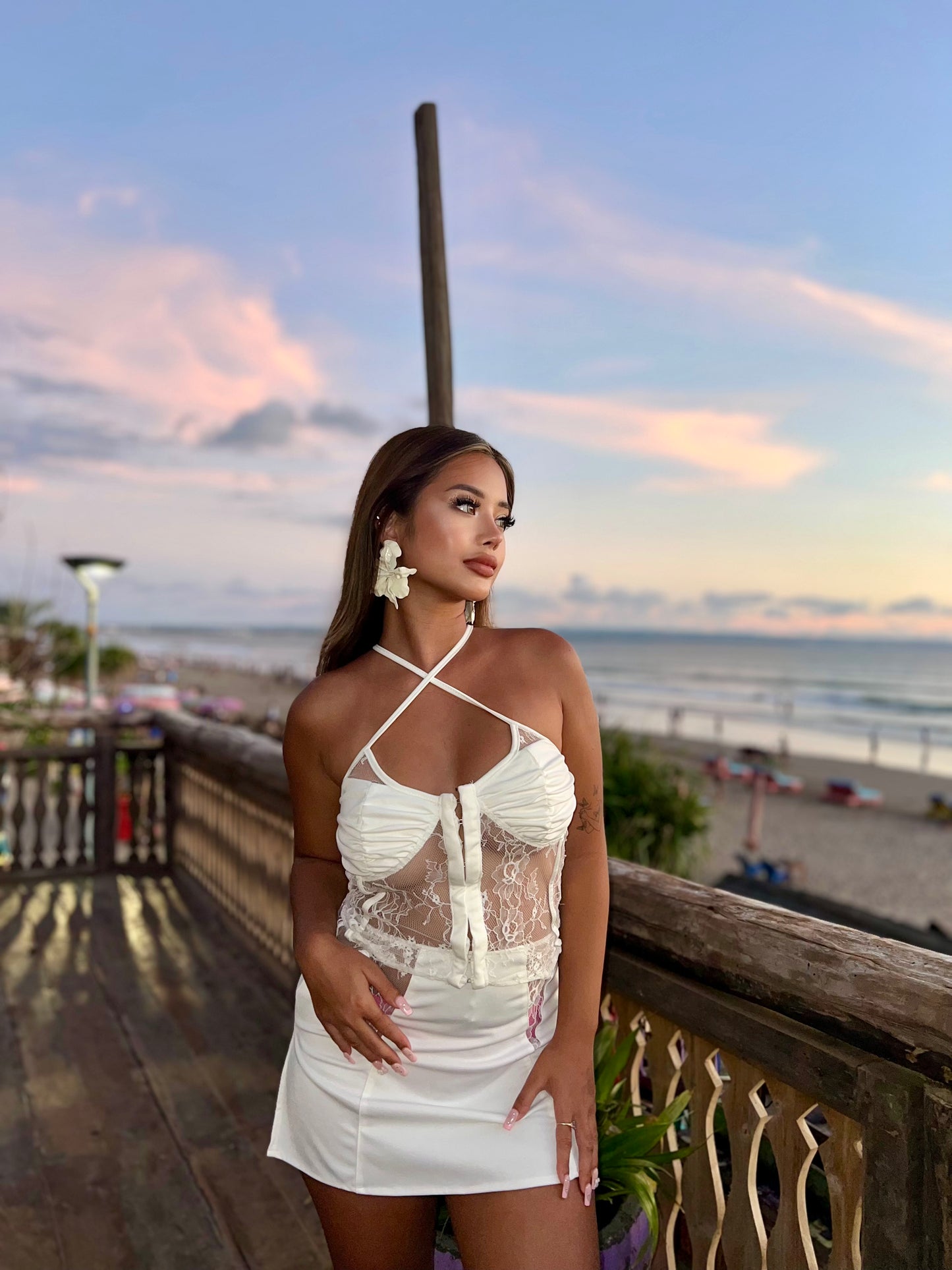 By the beach with chealsea lace short skirt set
