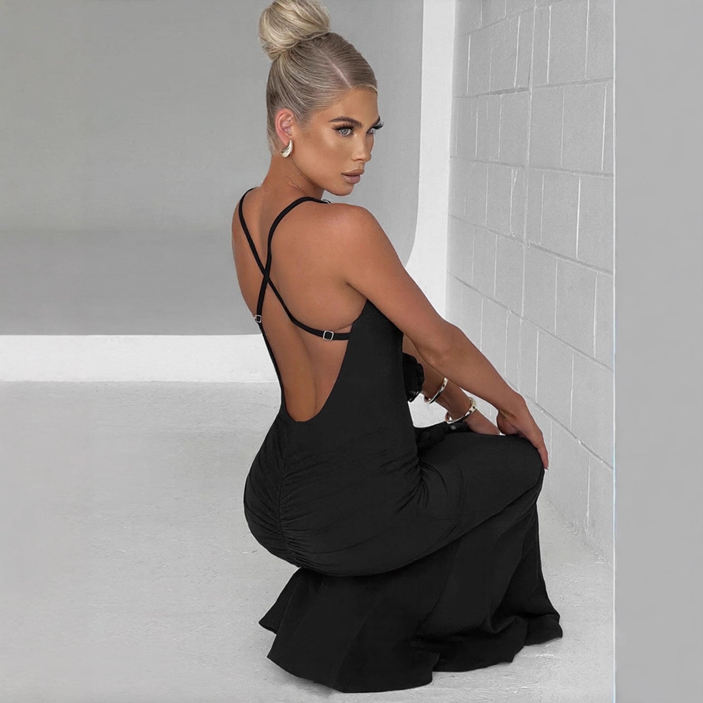 Deep V-fold black long skirt