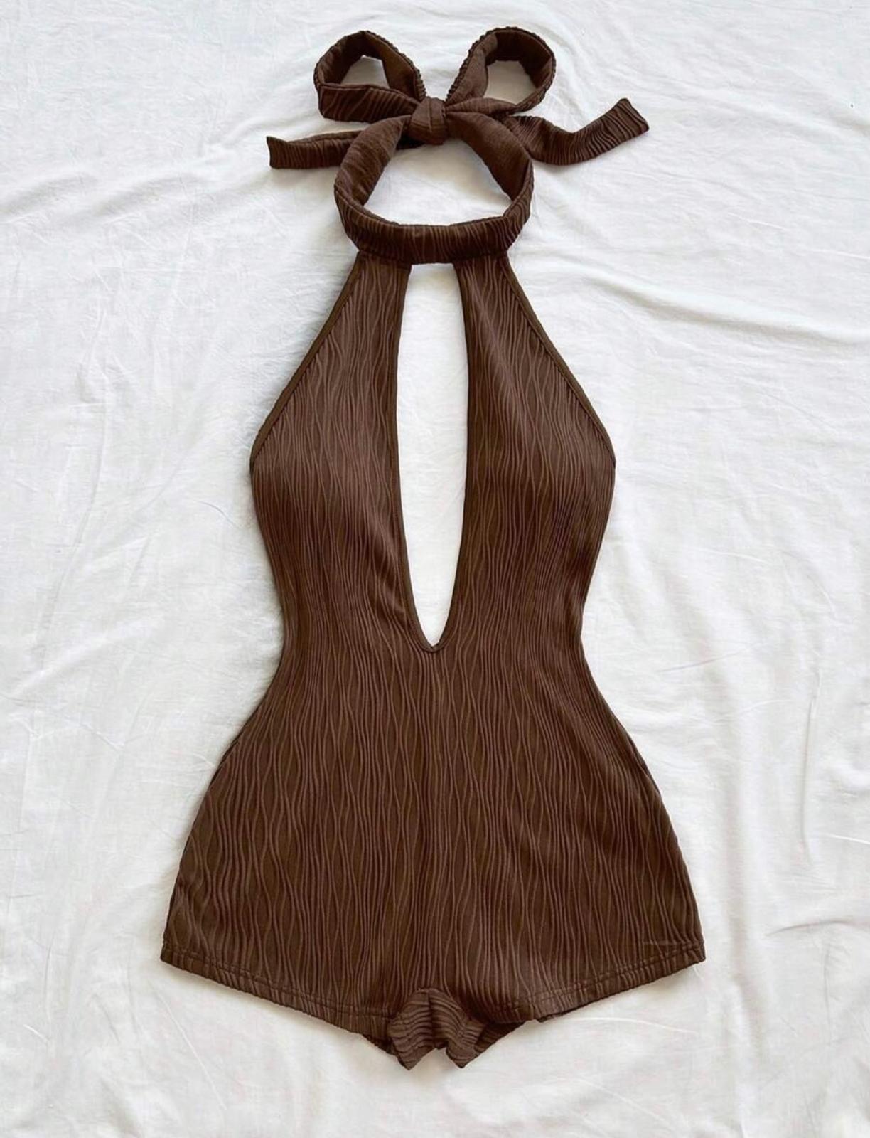 UCVOGUE let’s jump in to the season with sexy short jumpsuit style