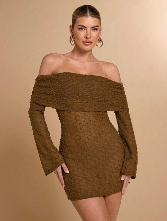 Celina knitting of the shoulders dress