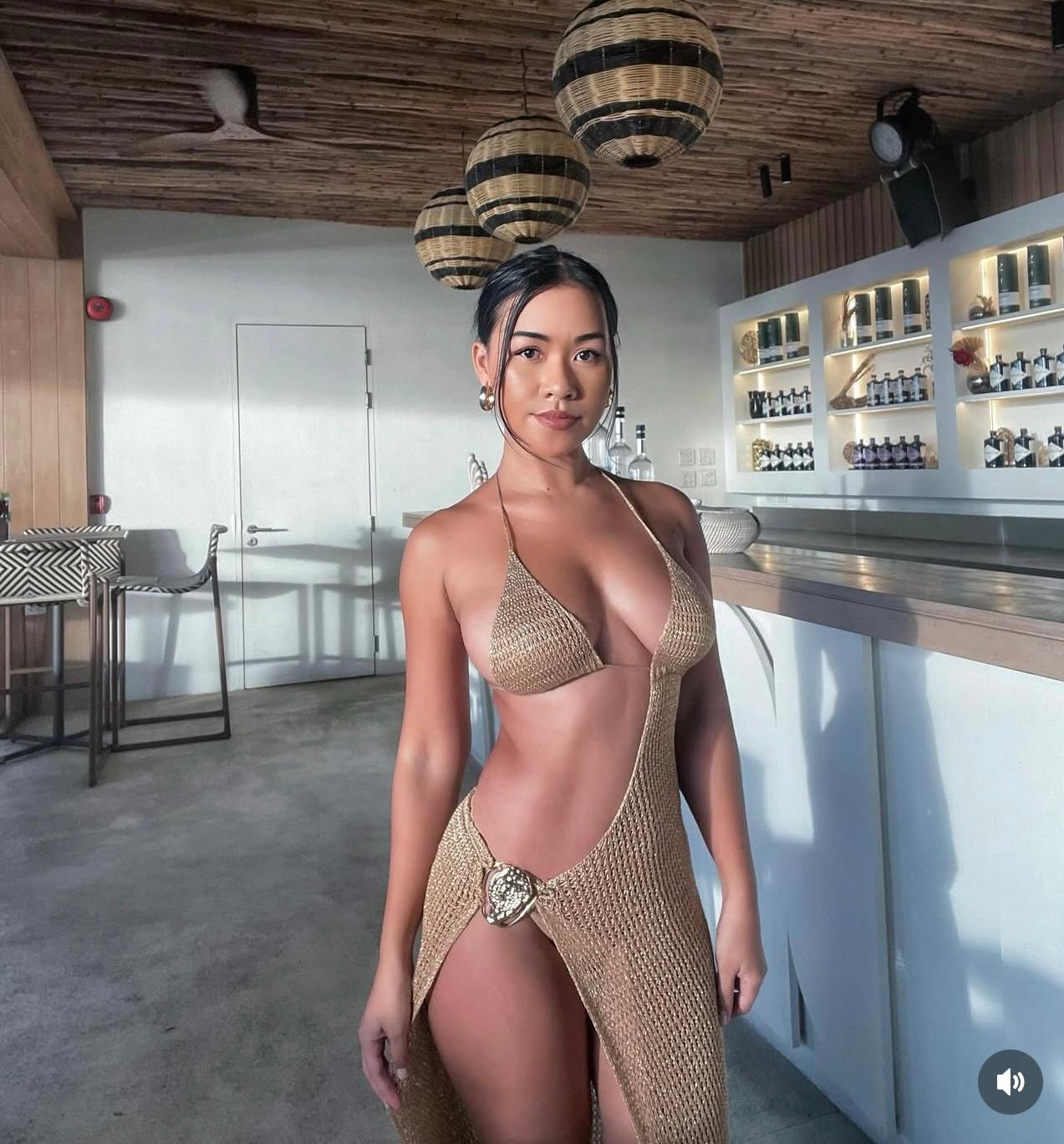 Stay gold with Ariana sexy metallic Maxi dress