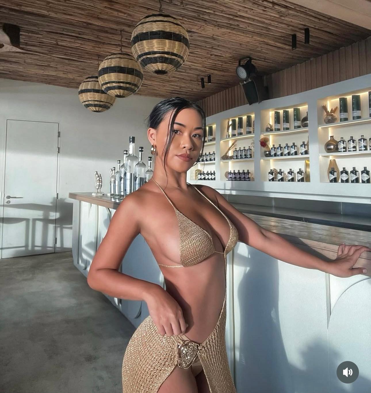 Stay gold with Ariana sexy metallic Maxi dress