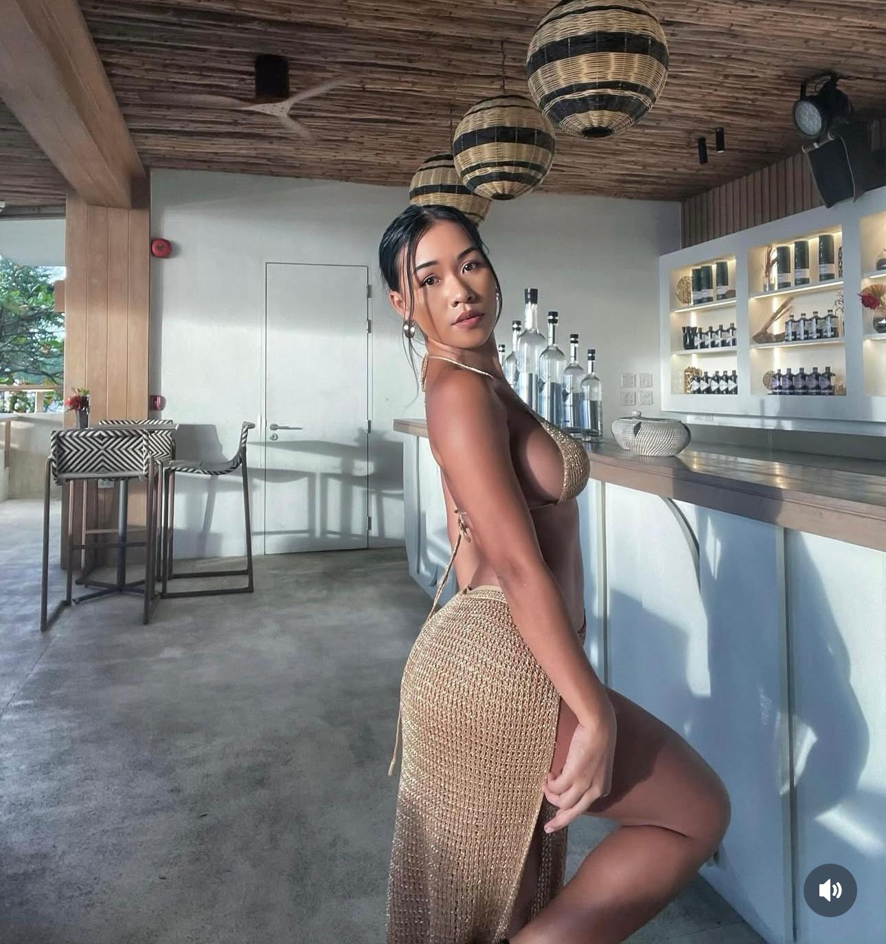 Stay gold with Ariana sexy metallic Maxi dress