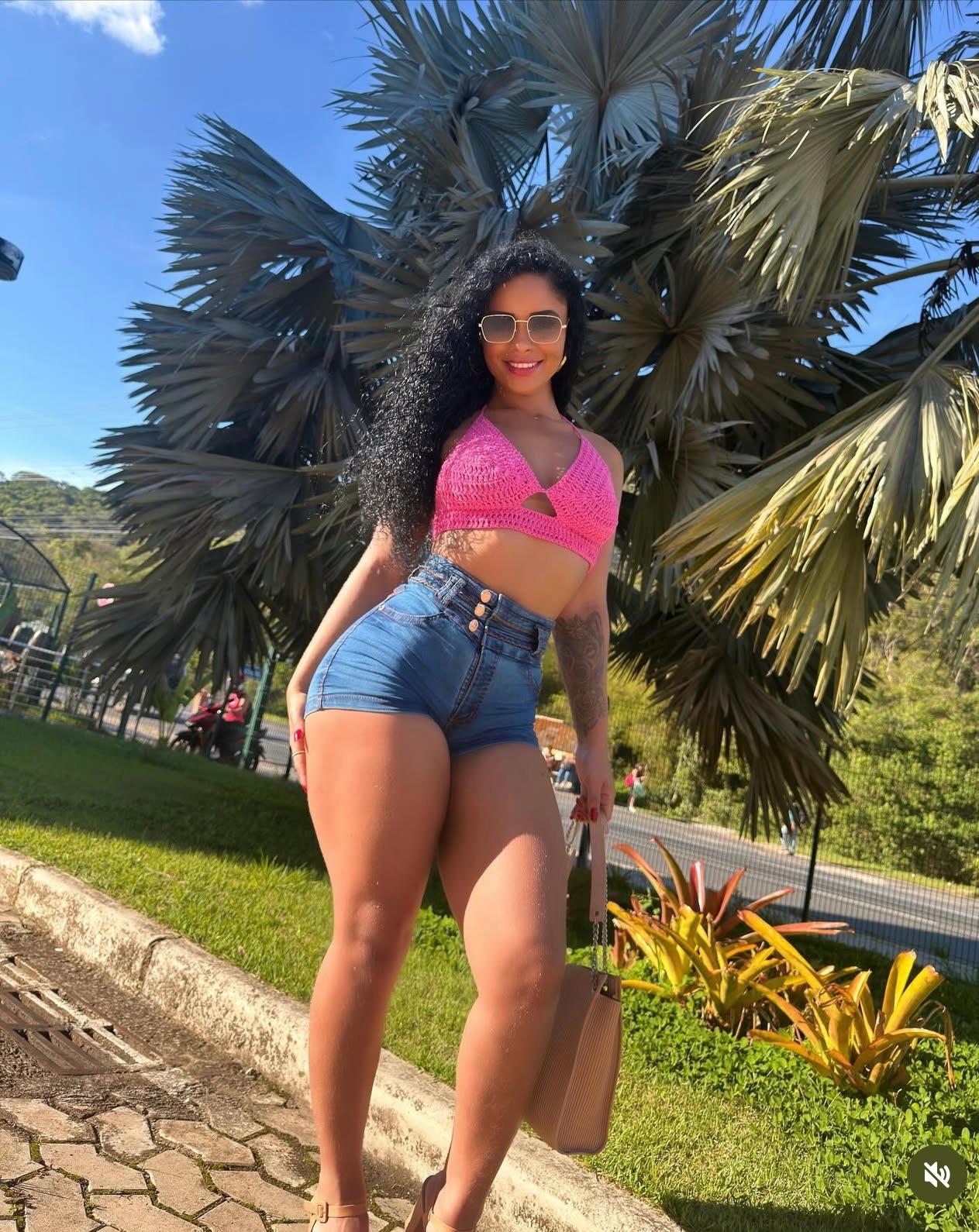 UCVOGUE handmade crochet top