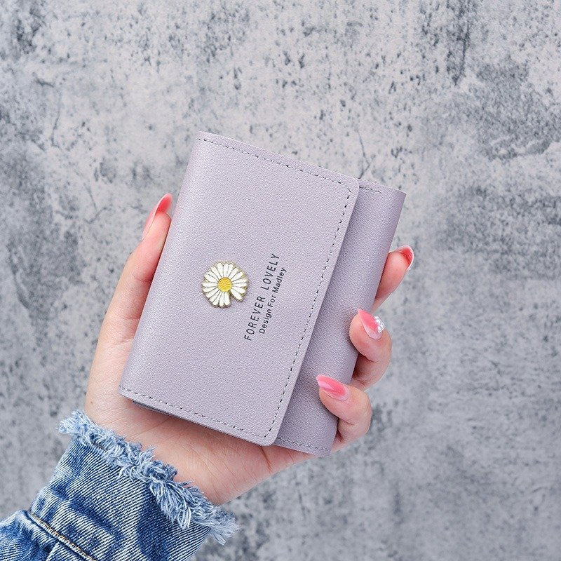 Small Square Wallet with Daisy