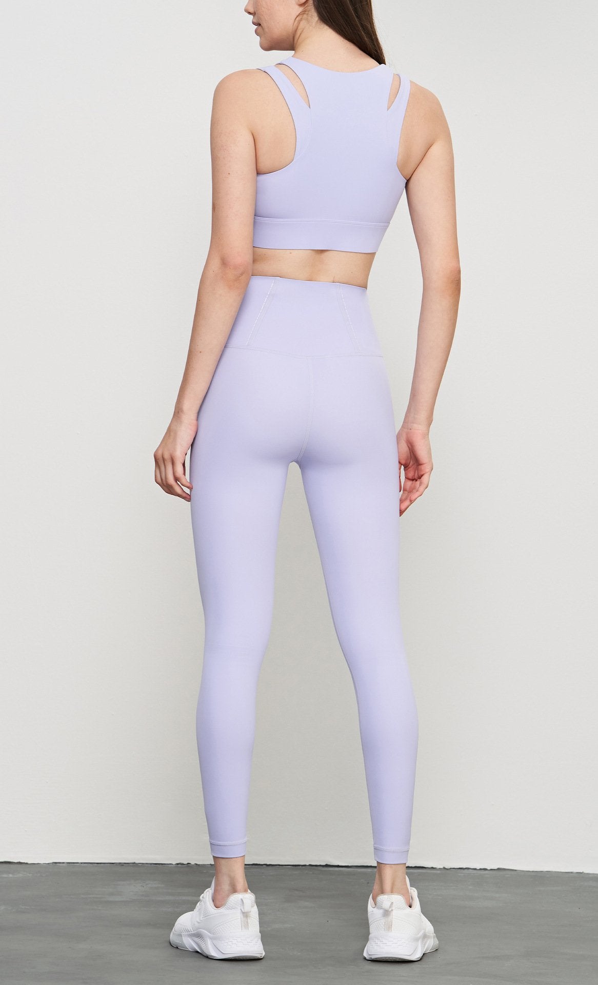 Sporty Set Of Leggings And Zippered Top