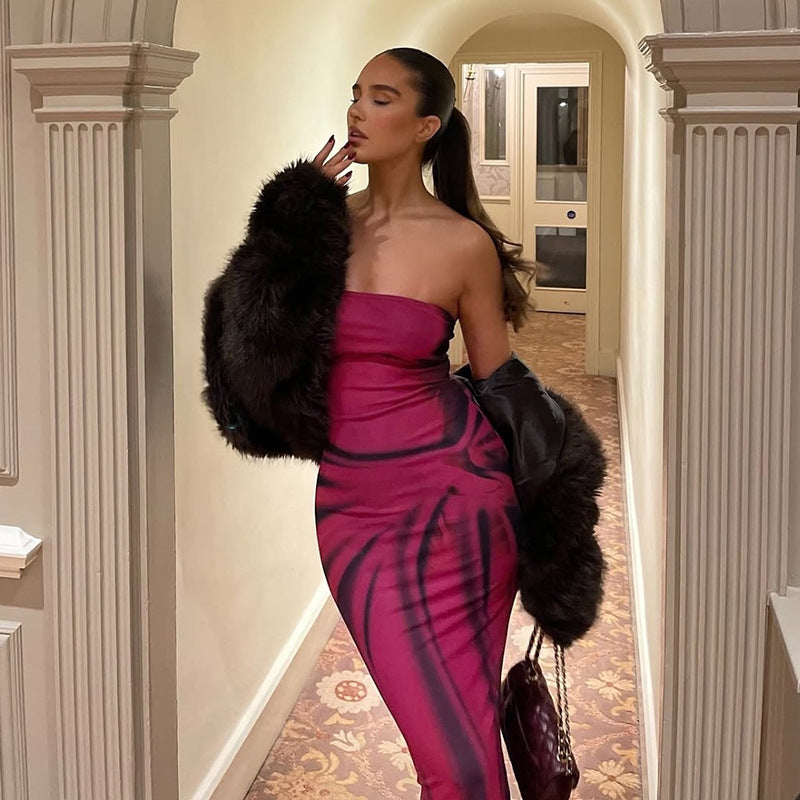 Line printed slim fit strapless dress