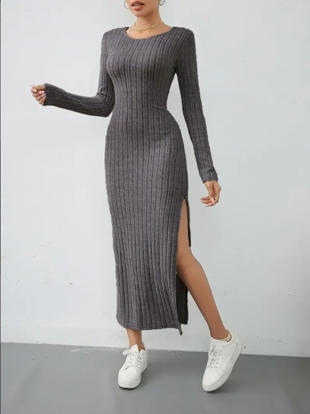 Long Dress With Round Reck And Long Sleeves