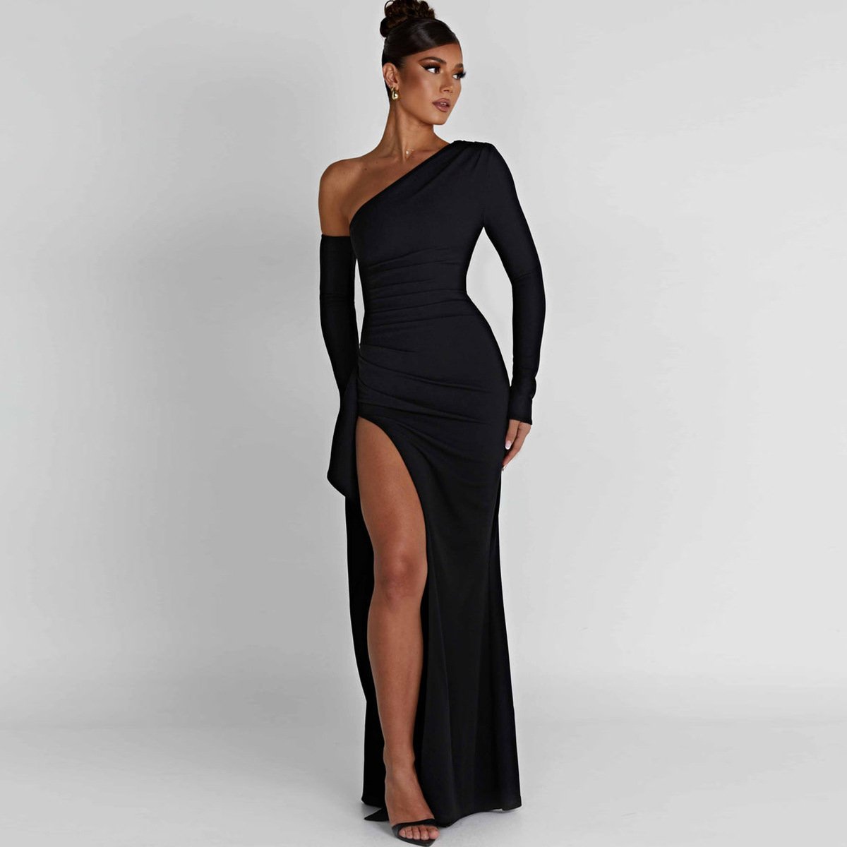 Long Dress With Hip Opening And Bare Shoulder