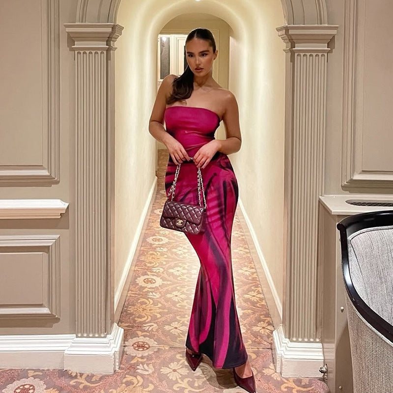 Line printed slim fit strapless dress