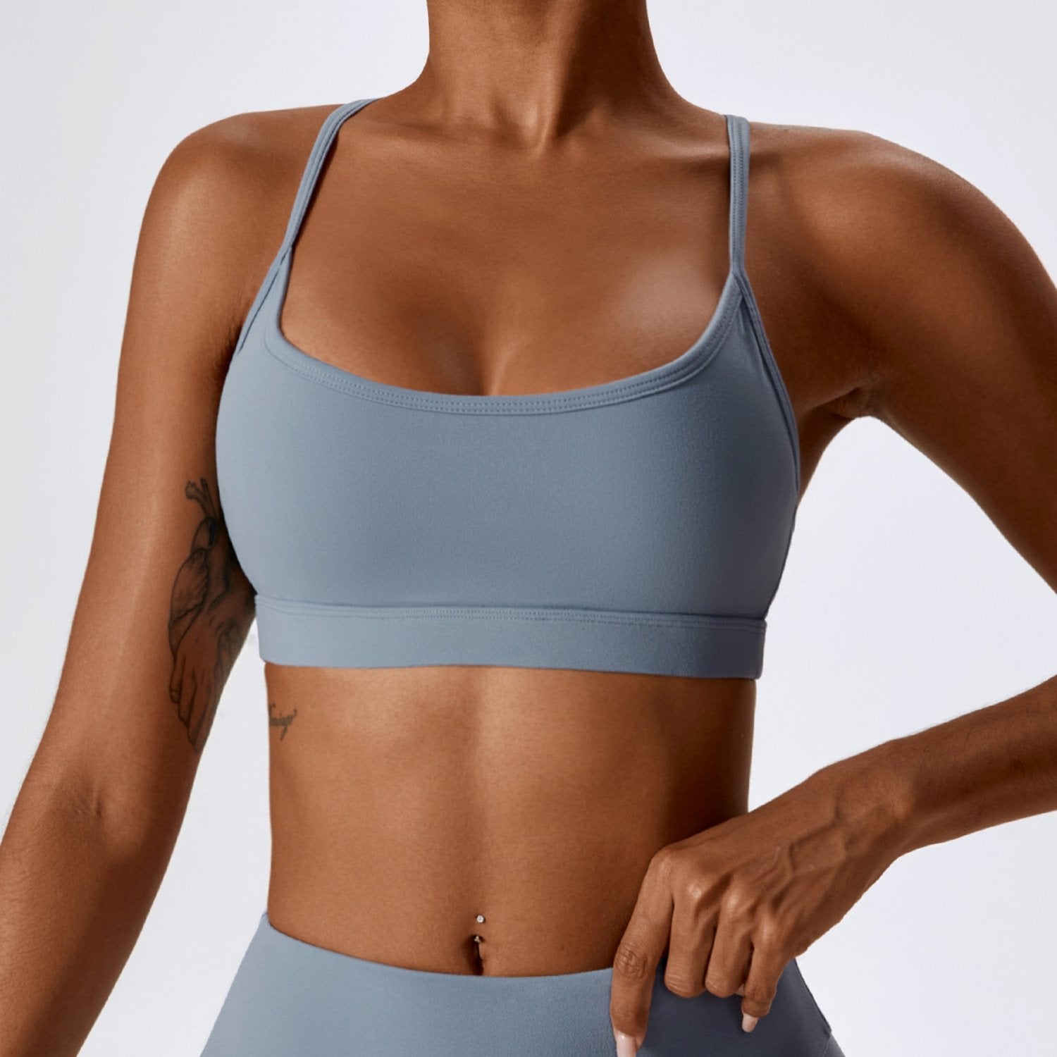 Sports Bra With Crossed Straps At The Back