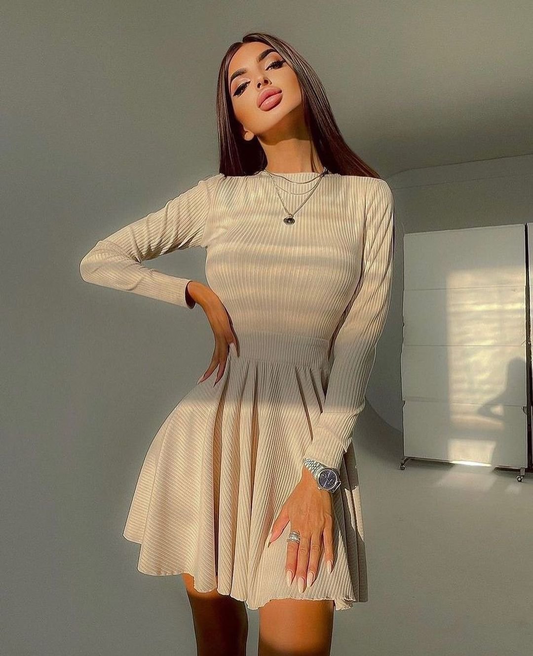 Long Sleeve Dress With Flared Skirt And Round Neckline