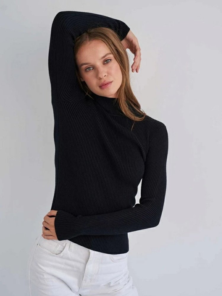 Slim Knit Base Sweater