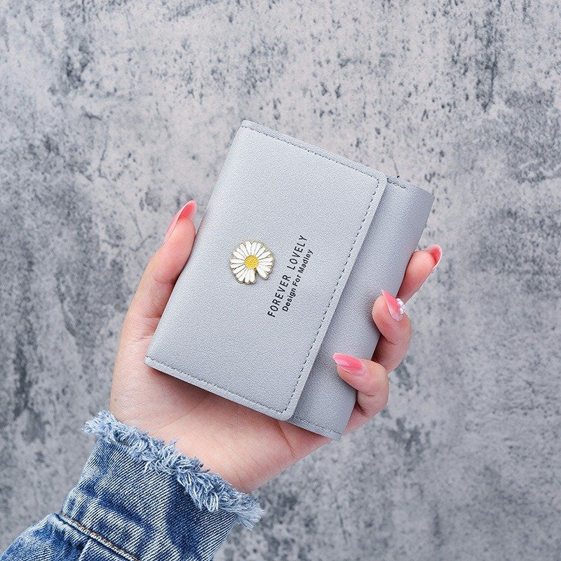 Small Square Wallet with Daisy