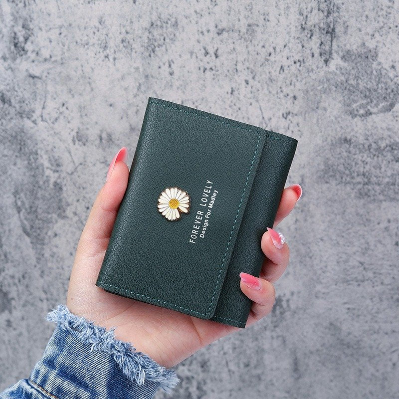 Small Square Wallet with Daisy