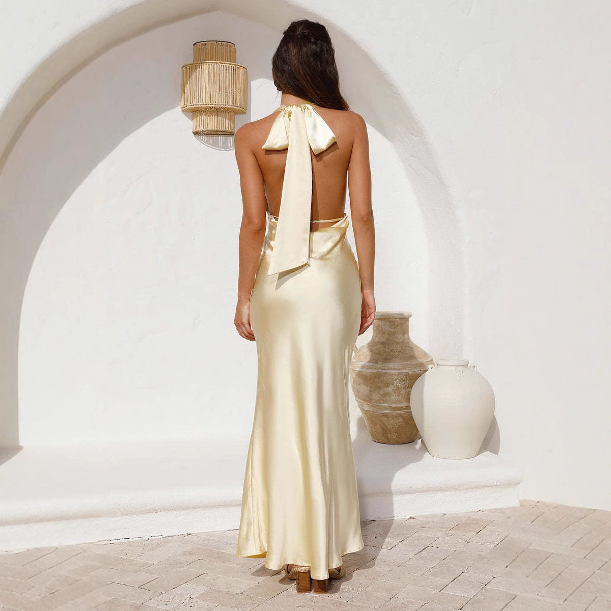 Hanging neck backless solid color sleeveless dress